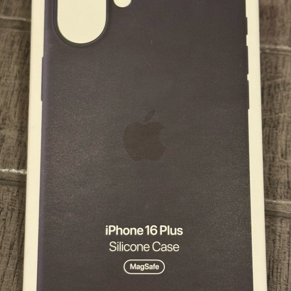 Apple iPhone 16 Plus Silicone Case - Black